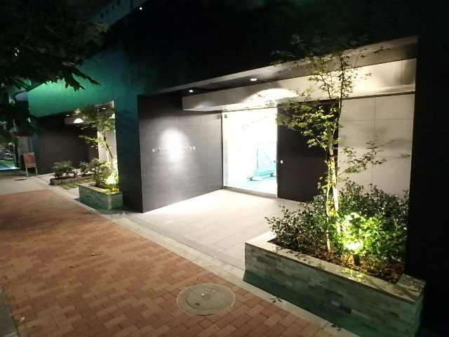 25/28 エントランス