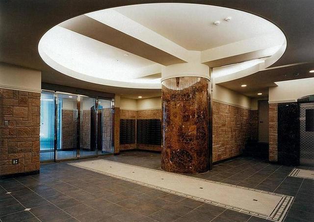 26/30 エントランス