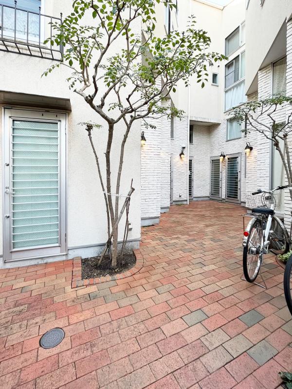 15/15 エントランス