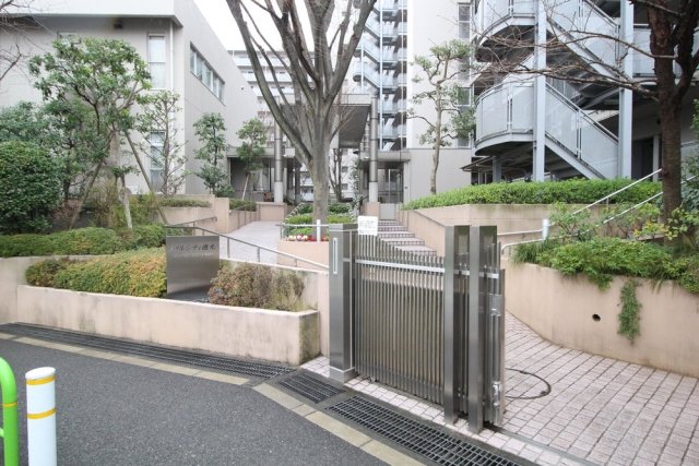 20/22 エントランス