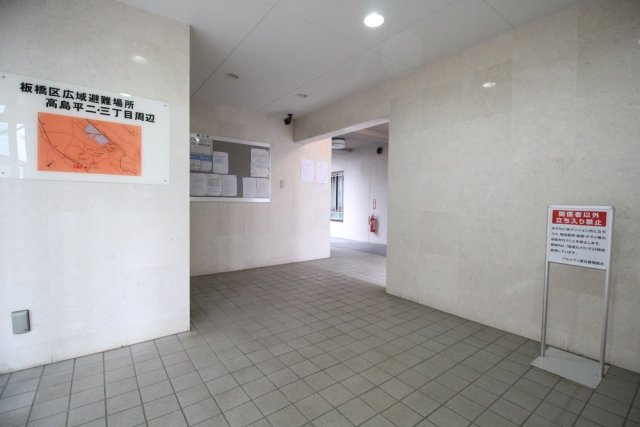 21/22 エントランス