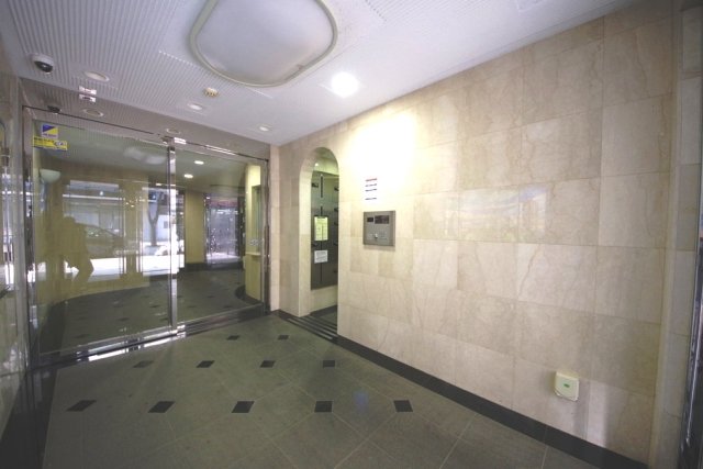 23/24 エントランス