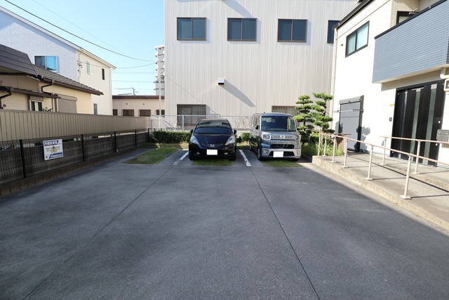 2/6 駐車場