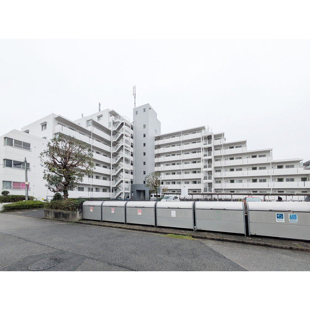 21/22 エントランス