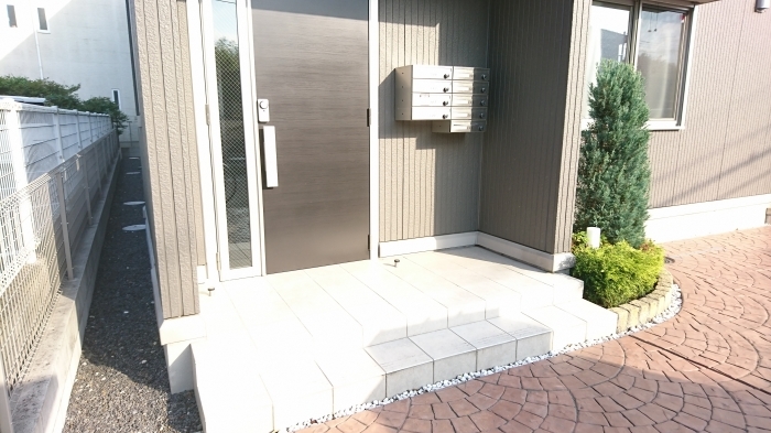 18/19 エントランス