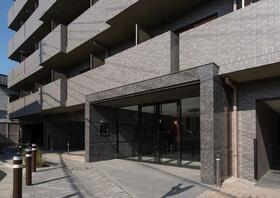 16/16 エントランス