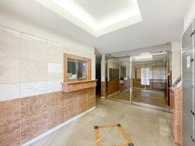 3/3 エントランス