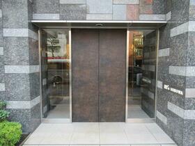 16/16 エントランス