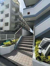 2/3 エントランス