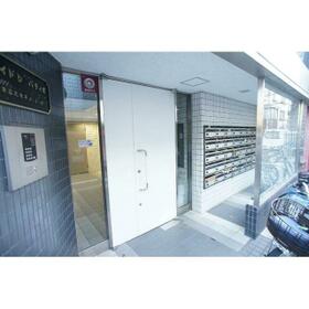 16/16 エントランス