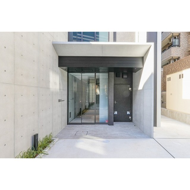 17/17 エントランス