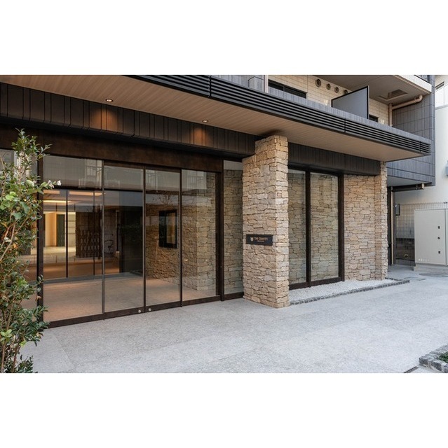 16/16 エントランス