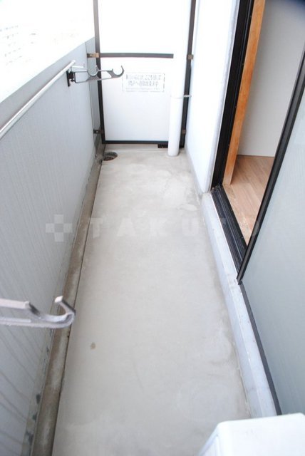 13/19 バルコニー