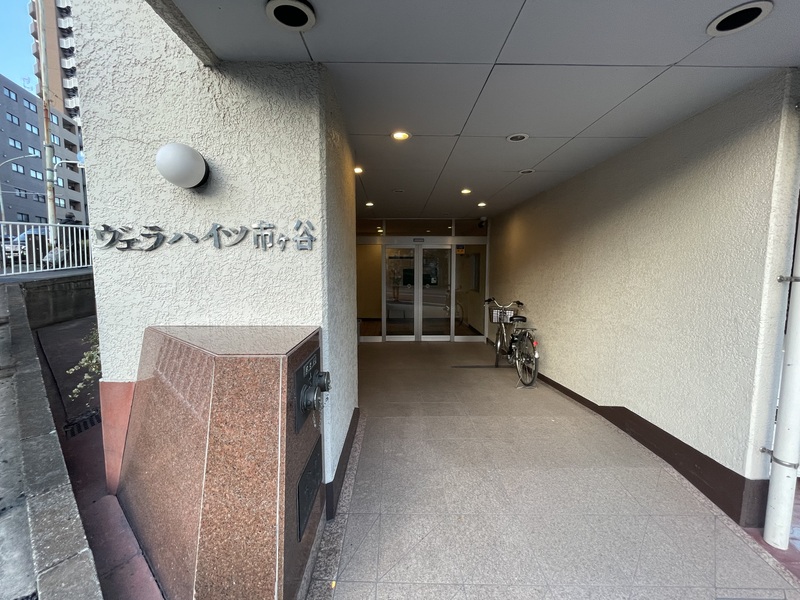 18/18 エントランス