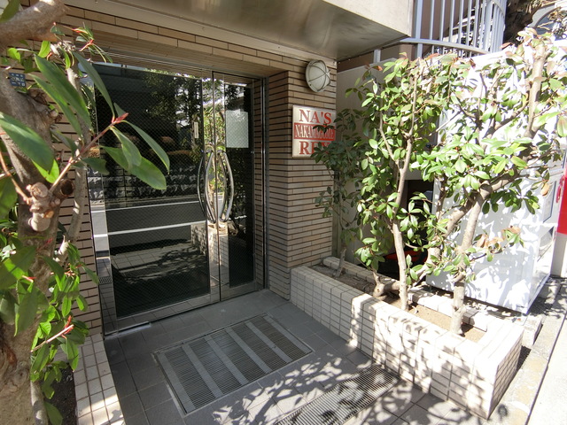 18/24 エントランス