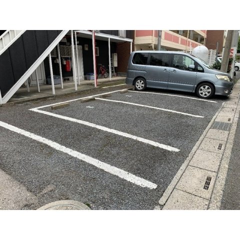 2/2 駐車場