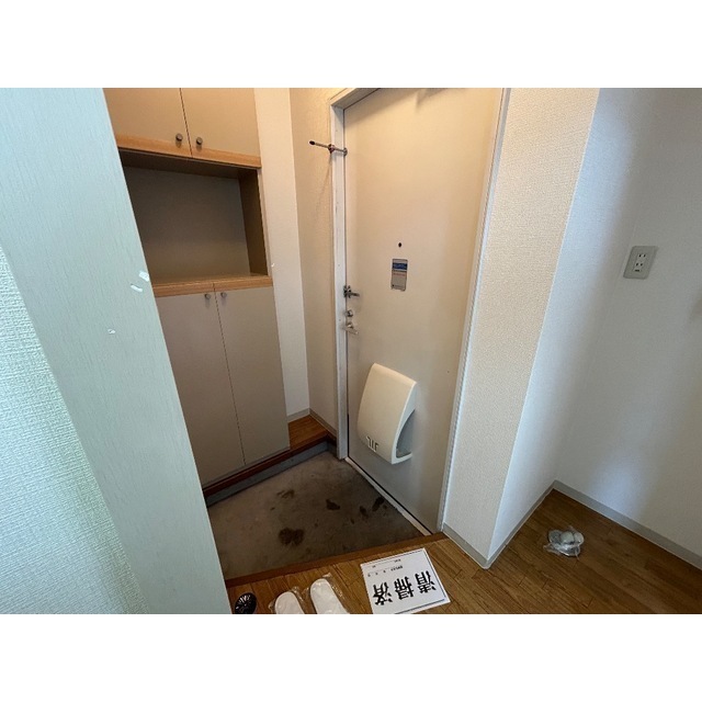 13/23 玄関