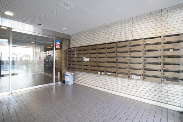 16/25 エントランス