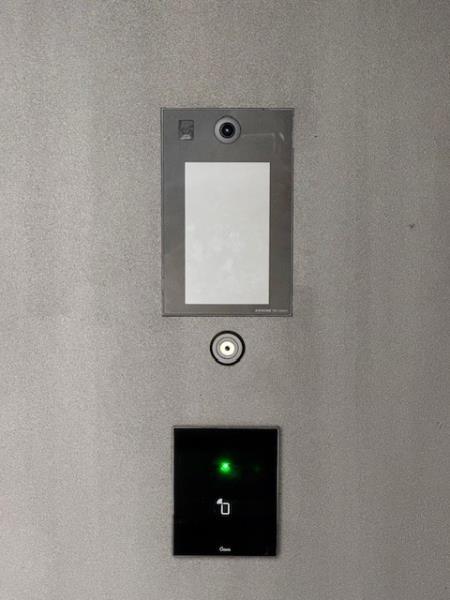 28/29 エントランス