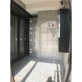 16/16 エントランス