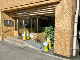 15/15 エントランス