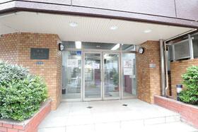 16/16 エントランス