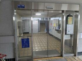 2/2 エントランス