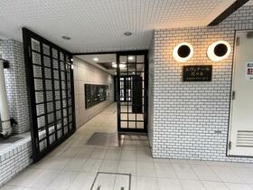 18/21 エントランス