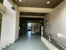 13/13 エントランス