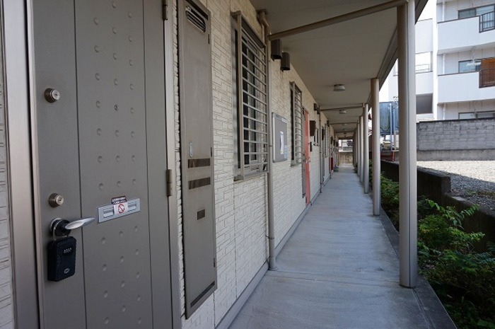 16/25 エントランス