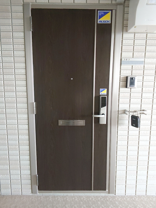 14/19 エントランス