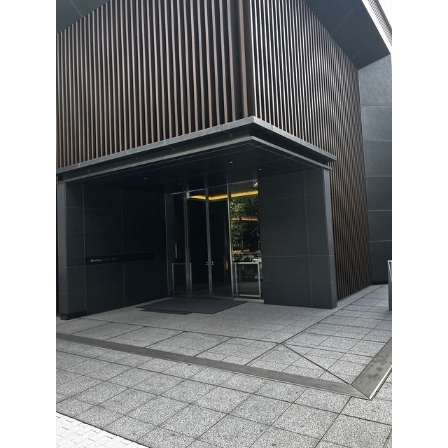 13/13 エントランス