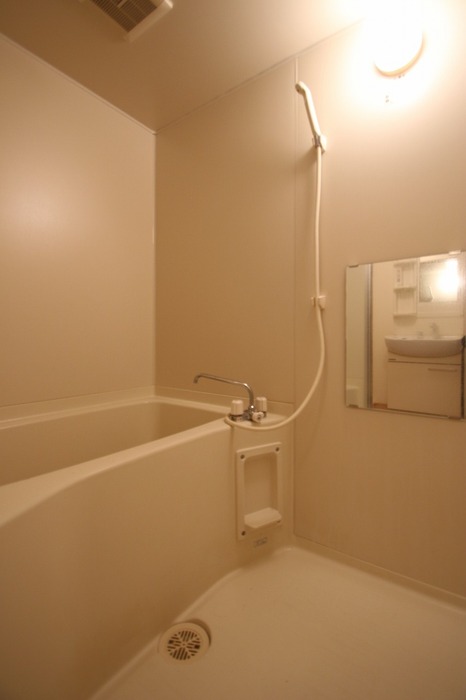 7/13 浴室