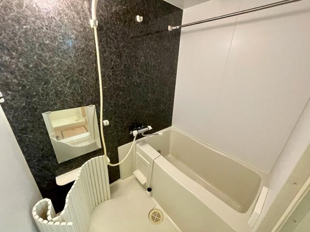 13/23 浴室