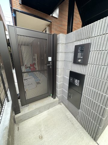 17/17 エントランス