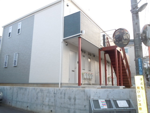 18/23 エントランス