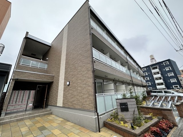 18/29 エントランス