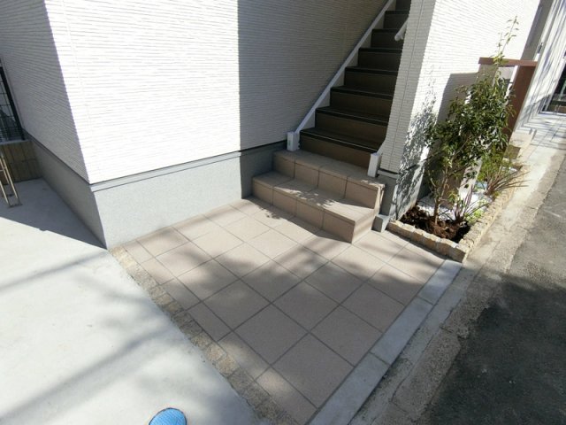 22/22 エントランス