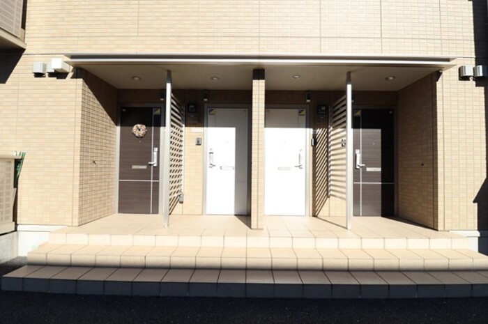 18/28 エントランス