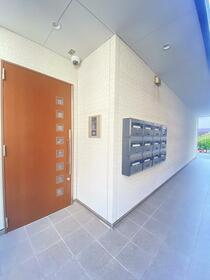 16/16 エントランス