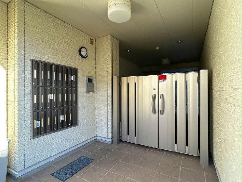 13/13 エントランス