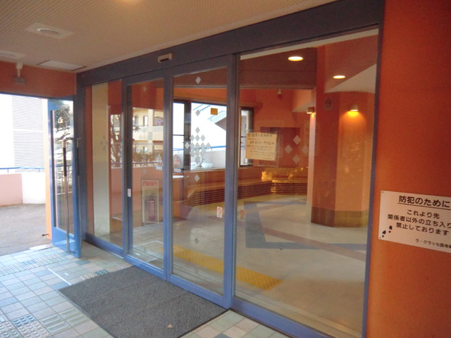 23/24 エントランス