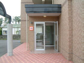 16/16 エントランス