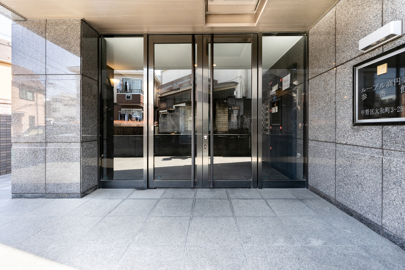 5/5 エントランス