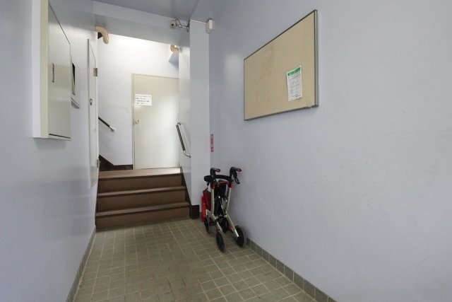 24/25 エントランス