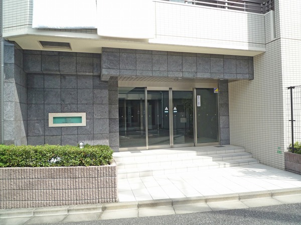 3/4 エントランス