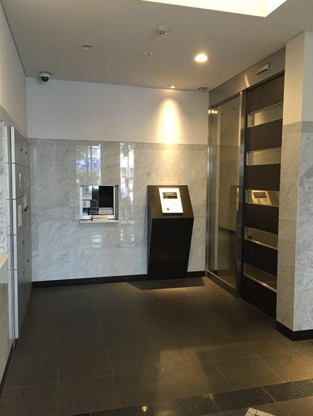 4/4 エントランス