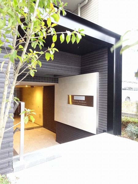 14/14 エントランス