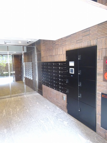 14/14 エントランス