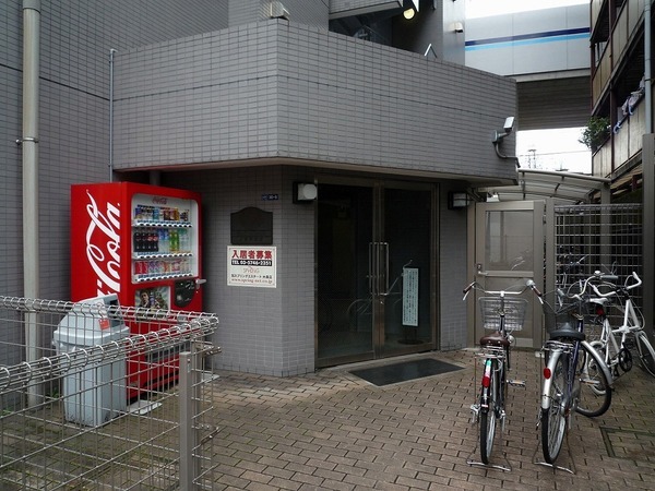 13/13 エントランス